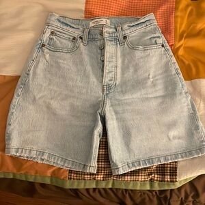 Abercrombie curve love shorts